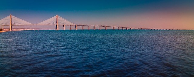 ponte vasco de gama da vedere a lisbona